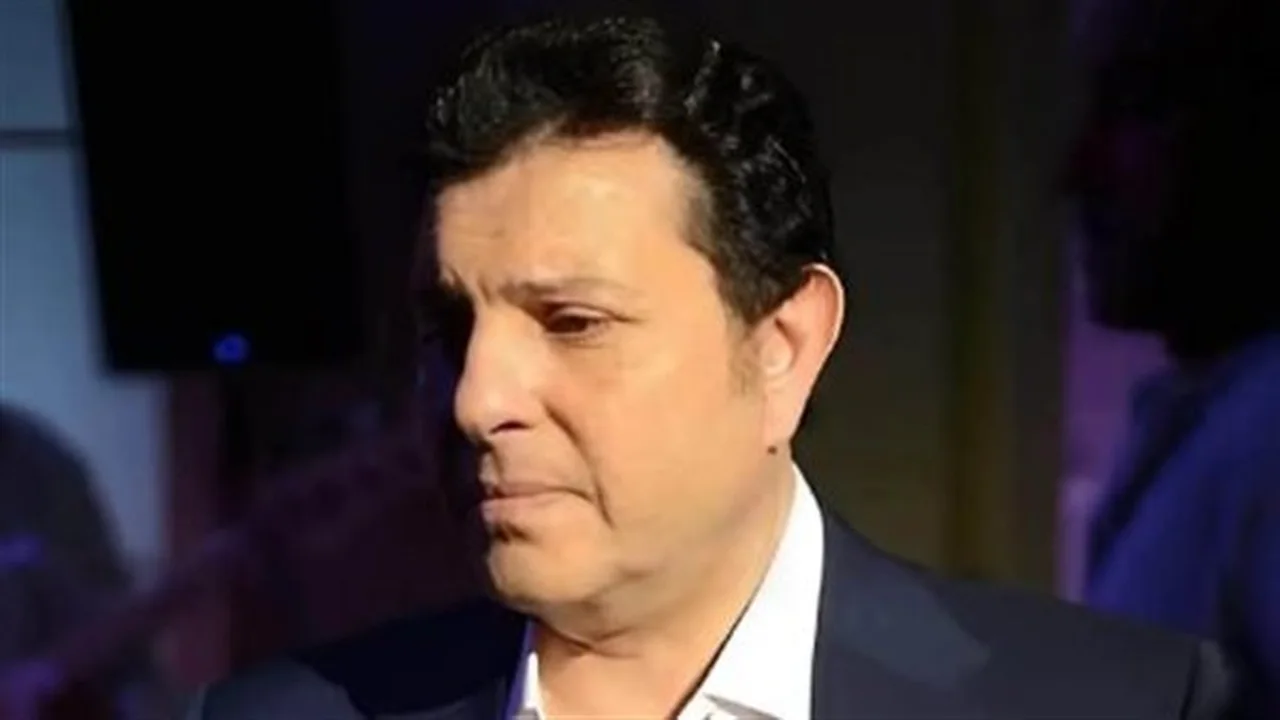 أسرار غامضة.. حكايات مؤلمة لاحقت مسيرة الفنان هاني شاكر الشخصية بعيداً عن الأضواء
